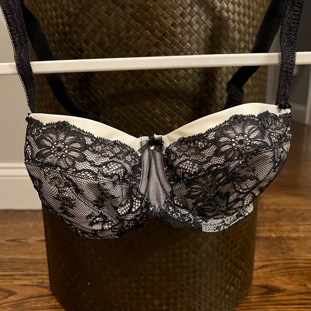 Black and white lace bra by Fantasie 30FF / 30H